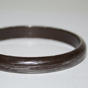 Beautiful brushed silver chunky plastic bracelet 7"